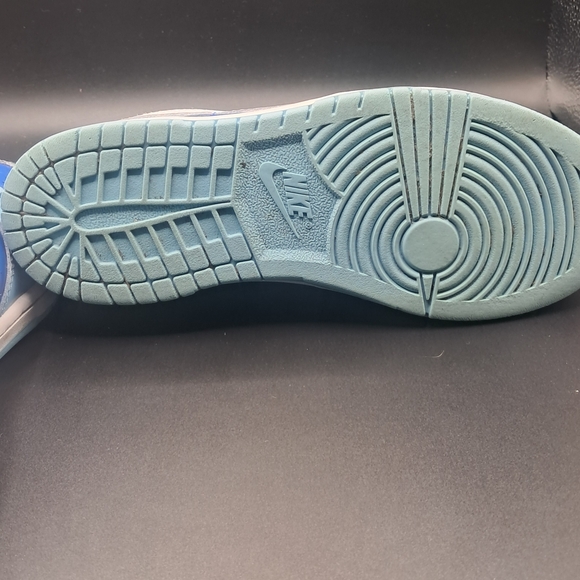 Nike Blue and White Sneakers - Picture 4 of 4